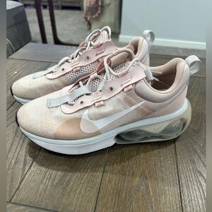 Nike air max Women's Blush Pink Athletic Shoes